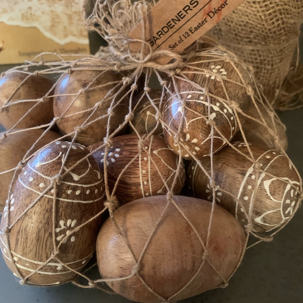 Wooden Easter Eggs, NEW WITH TAG, Gardeners Eden, 12 BROWN, sold as 1 set of 12. - Picture 4 of 6